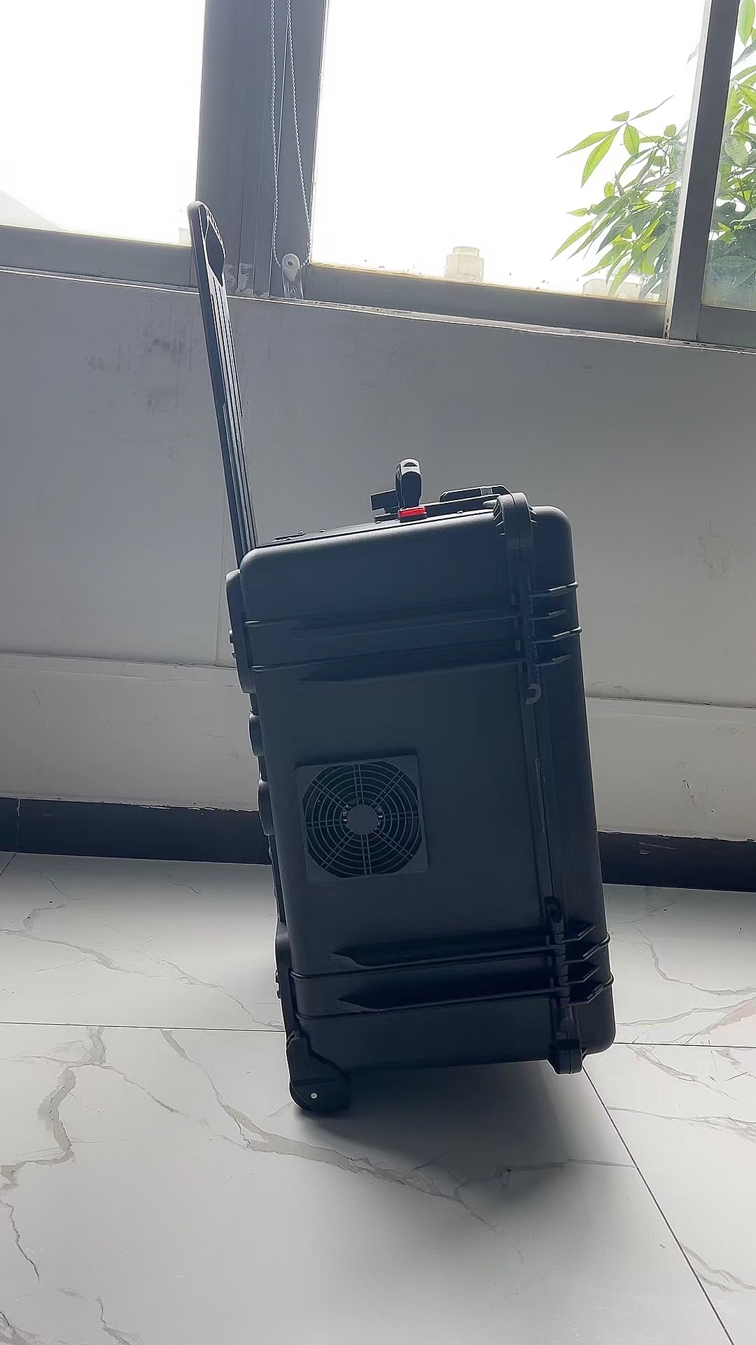 海阳手拉箱型移动通信干扰器